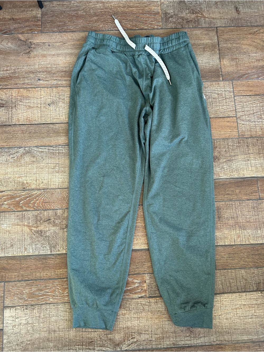 Vuori Olive Green Drawstring Joggers